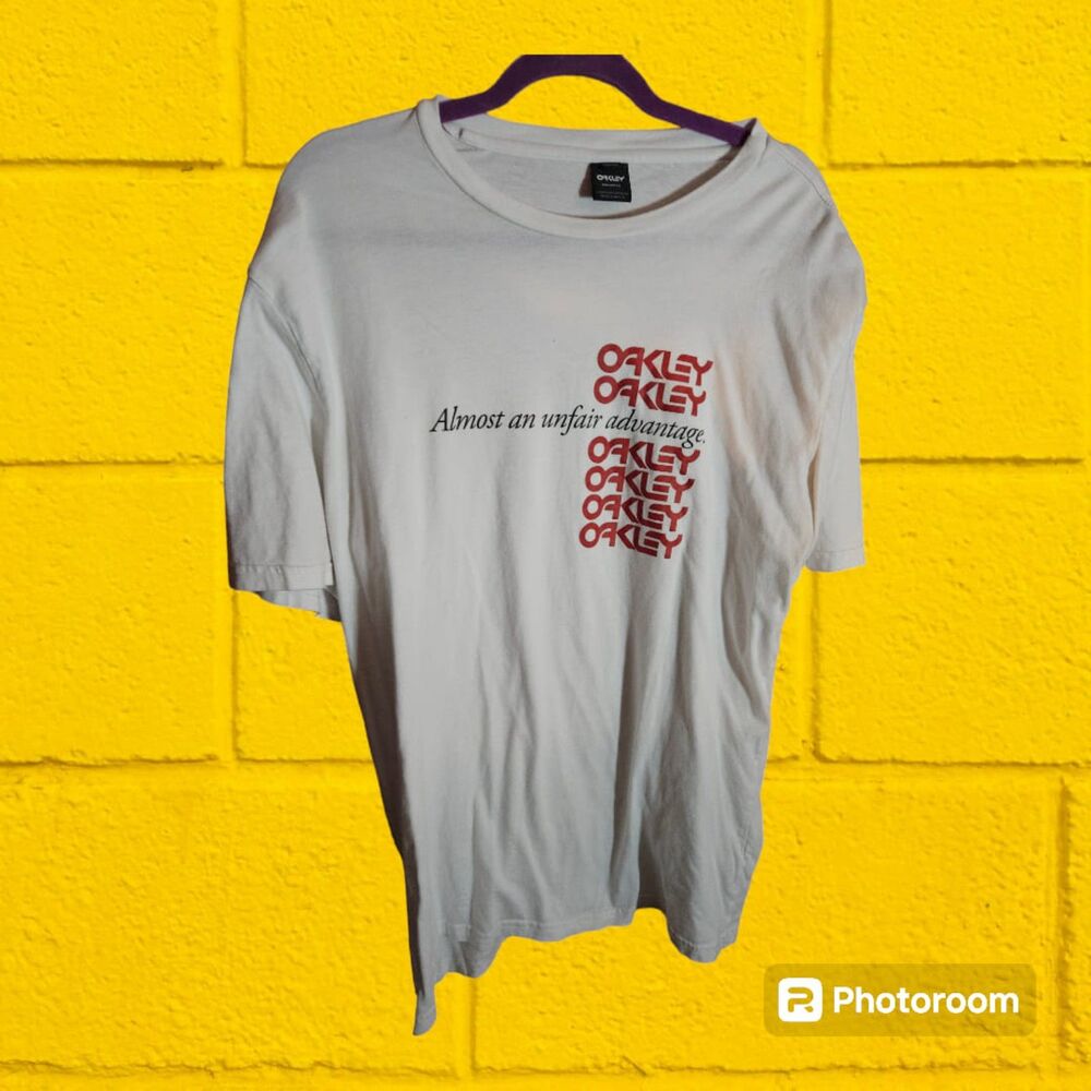 Almost‎ an Unfair advantage Oakley Size 2XL  (W45)